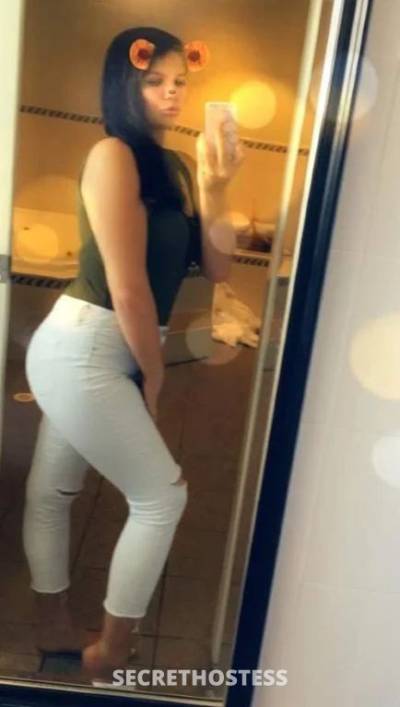 22 year old Escort in Georgetown Newcastle Midnight fuck in the park