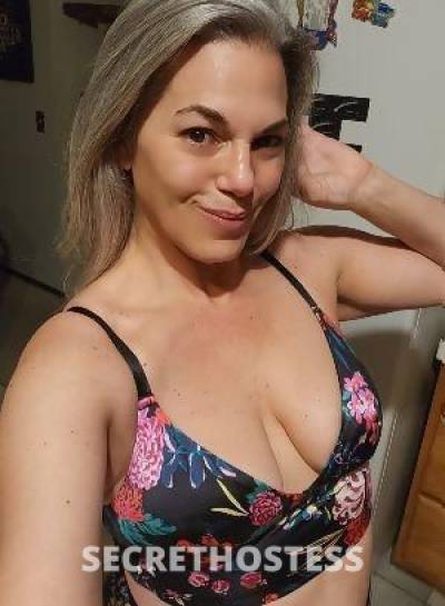 I am 46 years sexy old women Don t miss my good special  in Albany NY