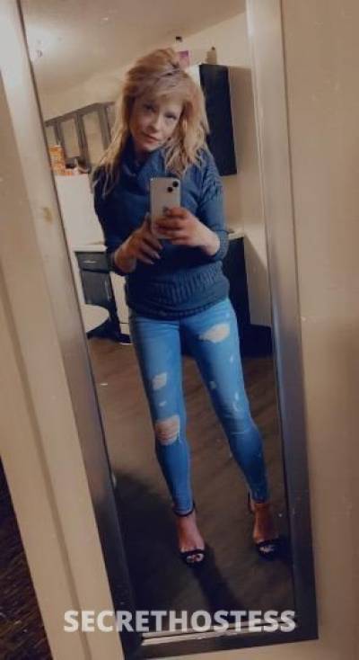 39 year old Escort in Detroit MI Blondes have more fun