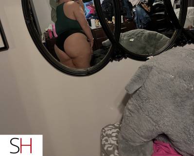 21 year old Asian Escort in Winnipeg Nicole - Topless House Cleaning