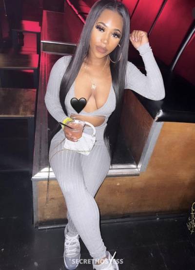 Raven Escort 162CM Tall Atlanta GA Image - 4
