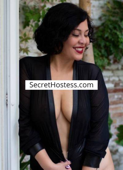 38 Year Old Latin Escort Barcelona Black Hair Brown eyes - Image 1