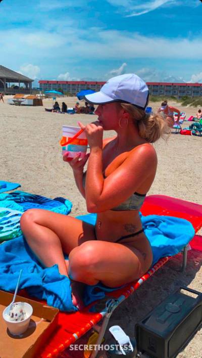 31 year old Escort in Charlotte NC Dinner ? night out, bills on me...?I'm not a prostitute