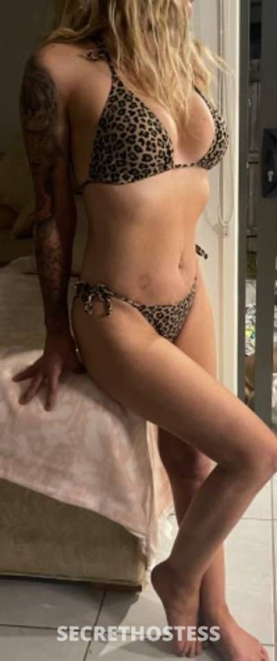 32 year old Asian Escort in Brisbane Smoking hot aussie blonde - incalls 9/4