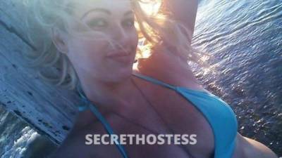 Blond French student 29 years old in Gold Coast