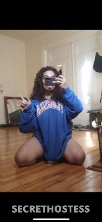 21 year old French Escort in Brooklyn NY Cum take a trip to Paris