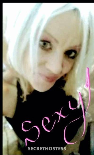 28 year old Escort in Wollongong Get into little april in april