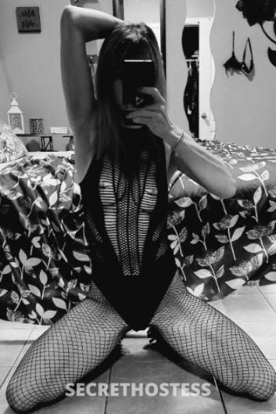 29 year old Escort in Bakersfield CA Duo s available with my Hot Sexy Girlfriend