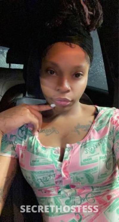 27 year old Escort in Ogden UT Soak&amp;Wet Sexy Little Ebony chocolate piece AVAILABLE