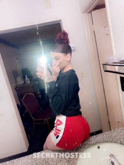 21 year old Escort in Columbia MO Creamy Cookie