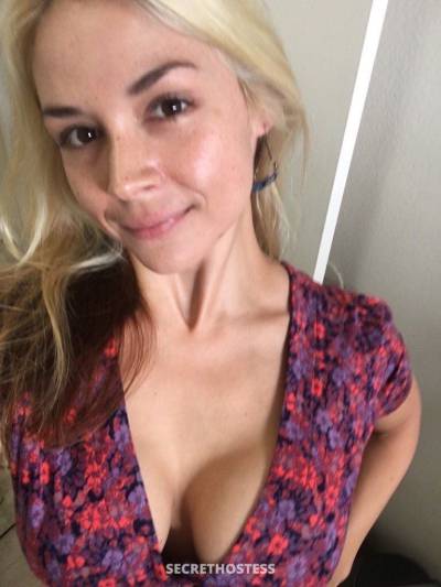 28 year old Escort in Fargo ND I’m available both incall and outcall service