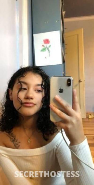 27 year old Escort in Rochester NY I m avilable now