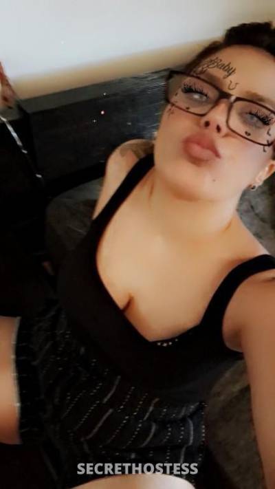 Local Aussie girl, spice up your long weekend in Toowoomba