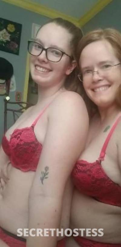 45 year old Escort in Desmoines IA Daughter and Mother Looking for a fun Male