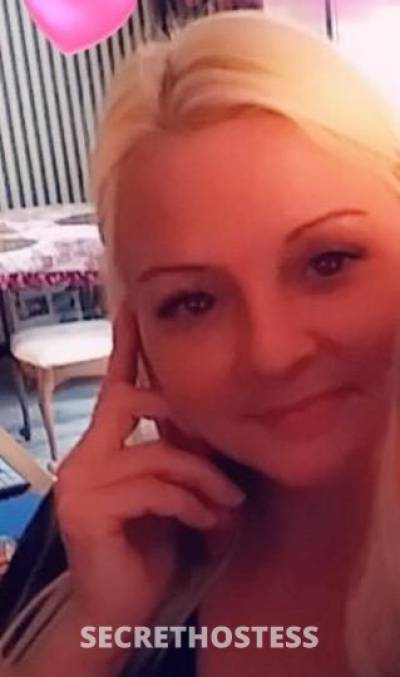 36 year old Escort in Dayton OH Blonde Bombshell