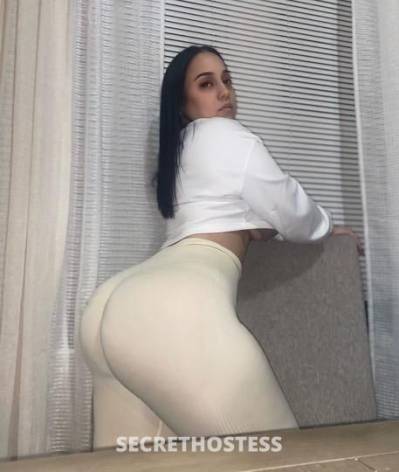 25 year old Colombian Escort in Lawrence KS Colombiana