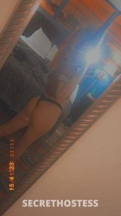 23 year old Escort in Decatur IL Snowbunny Season
