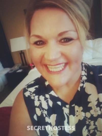 43 year old Escort in Columbia MO GoOd gOlLy Ms MoLlY