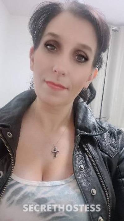 42 year old Escort in Calgary Put your CO*K between these