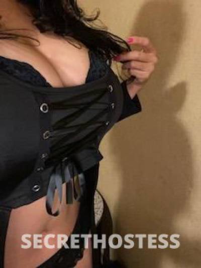 46 Year Old Brazilian Escort Red Deer Brown eyes - Image 5