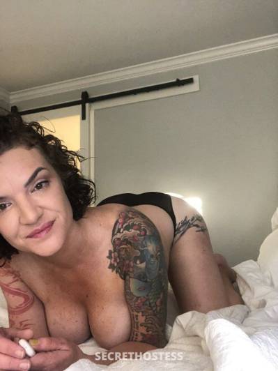 35 year old Escort in San Fernando Valley CA Milf of your dreams incall Burbank and outcall