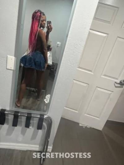 23 year old Escort in Bakersfield CA Let s HangOut Call Me in calls car dates uber me