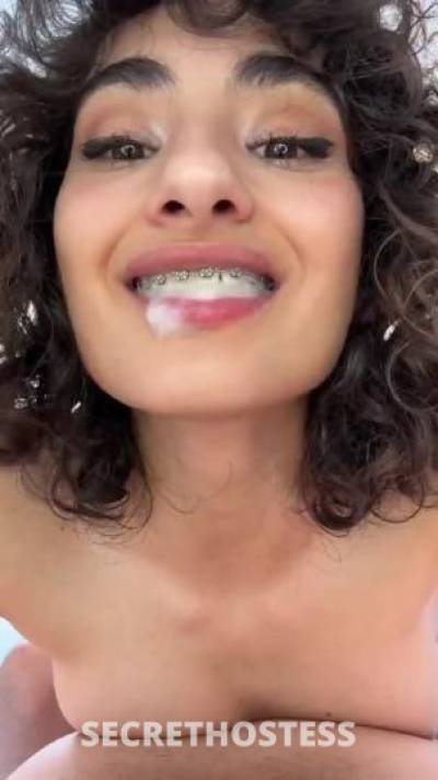 24 year old Escort in Bakersfield CA I m Available for any kind of Service - 24