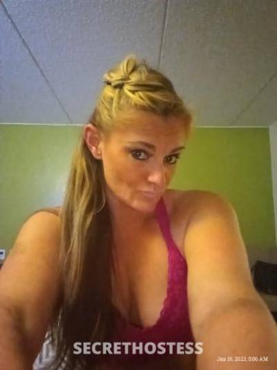 Curvy, sexy, blond AVAILABLE NOW for incalls, outcalls and  in Worcester MA