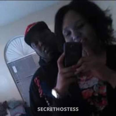 couple looking for couples to have fun in Sacramento CA