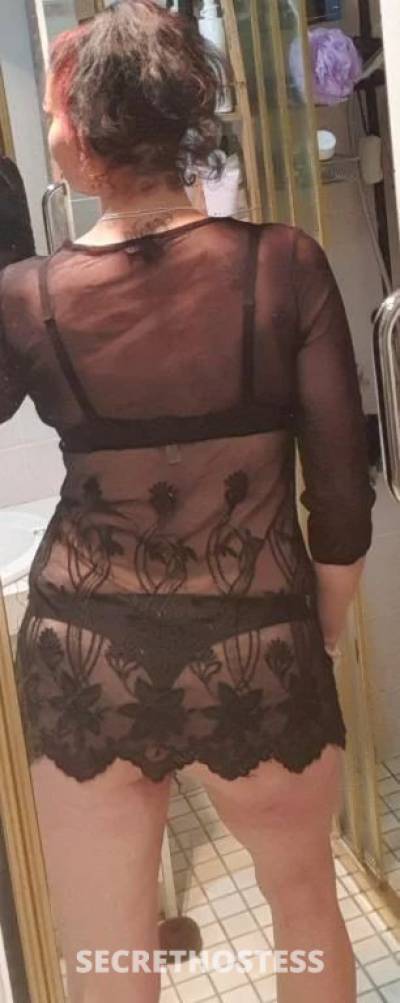 40 year old Australian Escort in Browns Plains Brisbane If you want a choice off two girls at once who can handle 2