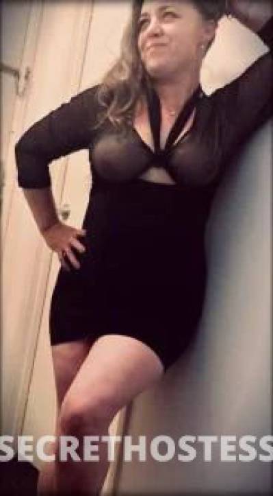42 year old Australian Escort in Perth Hot Aussie MILF