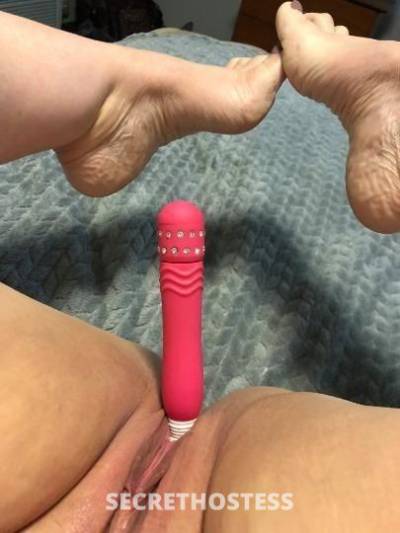 45 year old Escort in Albany GA Big tit naughty sexy TRAVELER offering a variety of tasty 