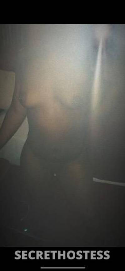 20 year old Asian Escort in Staten Island NY Ebony party girl