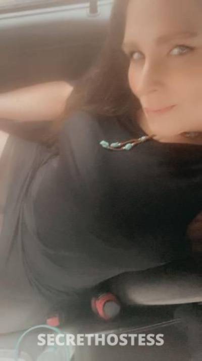39 year old Escort in Springfield MO sexy passionate sensual love to kiss and I love to make you 