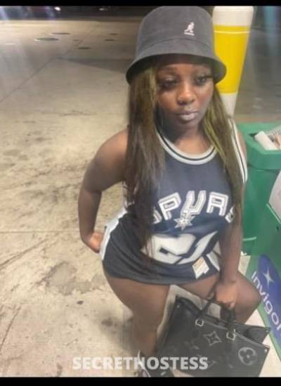 21 year old Escort in Wilmington NC COME WATCH THE BEARS? Game and get the sloppiest TOP EVER? 