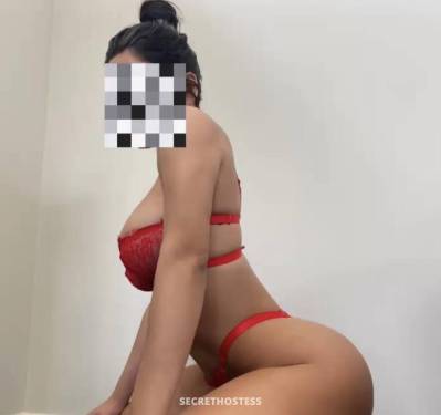 24 year old Asian Escort in Vaughan Luxury Italian Companion★ can verify on video call