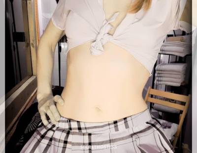 38 Year Old Asian Escort Barrie Blue eyes - Image 2