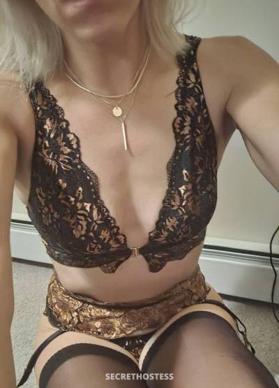 38 Year Old Asian Escort Barrie Blue eyes - Image 6