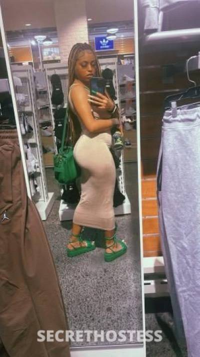 25 year old Escort in Richmond VA Fun size mami