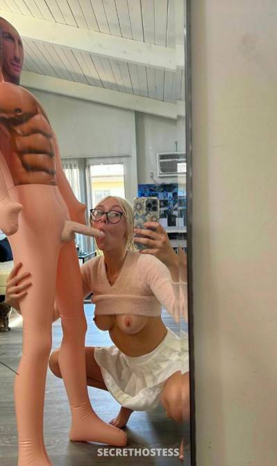 25 year old Escort in Mississauga Wanna fuck?? Hit me up let’s fuck