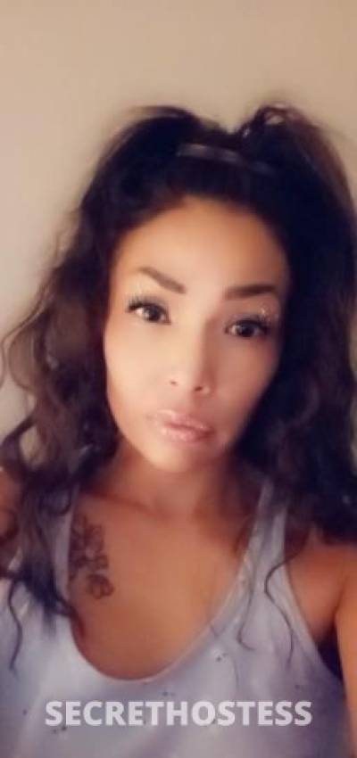 34 year old Escort in Kansas City MO Hello Gentlemen im available now