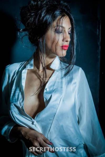 25 year old Latino Escort in Rotterdam Adriana (Adriana High-Class Escort