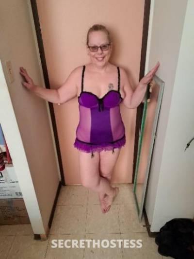49 year old Escort in Winnipeg hi guys
