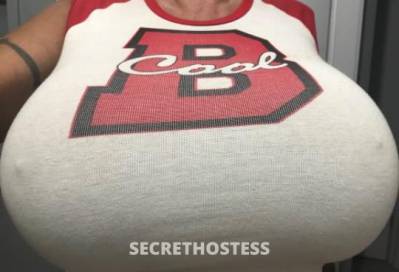 61 year old Escort in Vancouver Mature sexy boobs lady