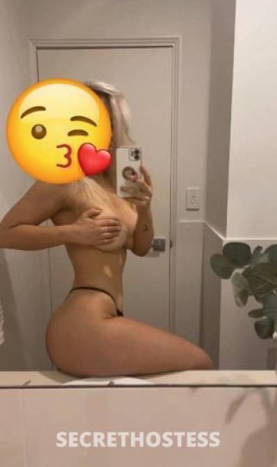 26 year old Escort in Kitchener Laura