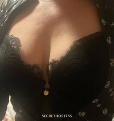 40 year old Asian Escort in Chifley Canberra Sexy hot erotic fun