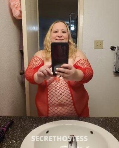 45 5 7 155 blonde and blue 44 DD looking to help you out 45 year old Escort in Central Michigan MI