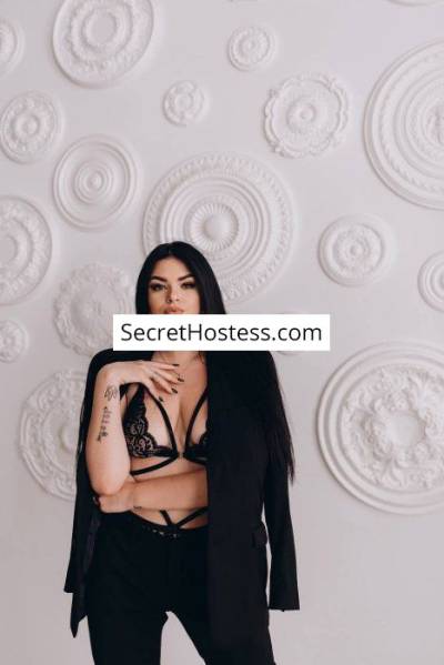 26 Year Old Mixed Escort Verona Black Hair Green eyes - Image 4