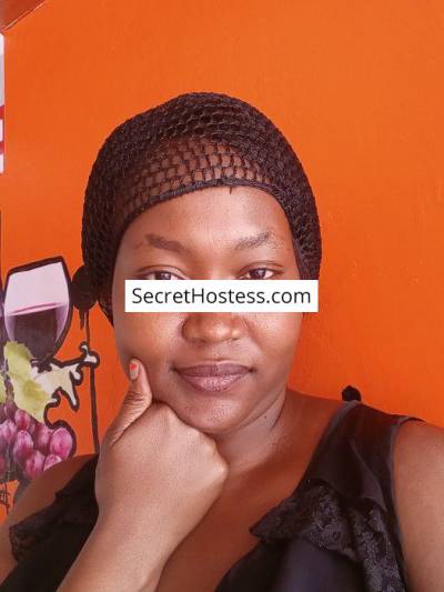 32 Year Old Ebony Escort Nairobi Black Hair Black eyes - Image 2