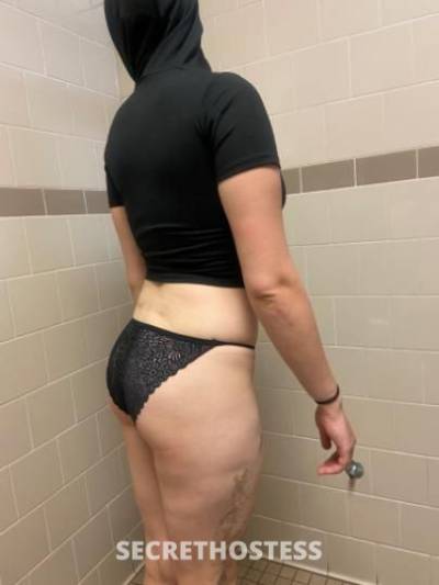 22 year old Escort in Charlotte NC pink slit bunny